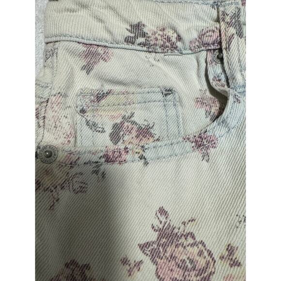 Mossimo Co. 12/31 cream denim floral print shorts. - Picture 7 of 10